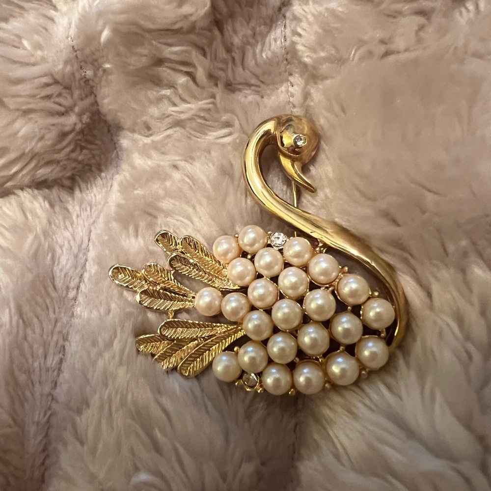 Gold Swan Brooch with Pearls and Crystals EUC